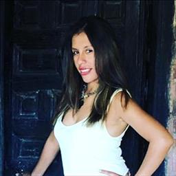 Anghely Gina está buscando trabajo de camarero o camarera.
