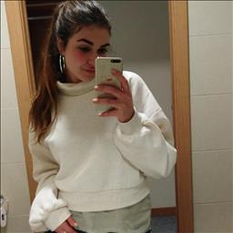 Maialen está buscando trabajo de limpieza como limpiador o limpiadora, o camarera de pisos en un hotel u hostal en Bizkaia.