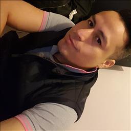 sigfrido está buscando trabajo de camarero o camarera.