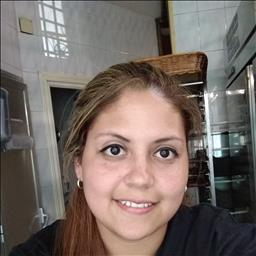 Maria fernanda está buscando trabajo de camarero o camarera.