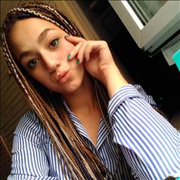 Aitana está buscando trabajo de camarero (barman) o camarera de barra o sala en Santurtzi.
