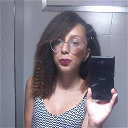 Jessica está buscando trabajo de camarero (barman) o camarera de barra o sala en Albacete. Bares, restaurantes, cafeterías o discotecas.