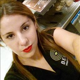 Chaymae está buscando trabajo de camarero (barman) o camarera de barra o sala en Torrevieja.