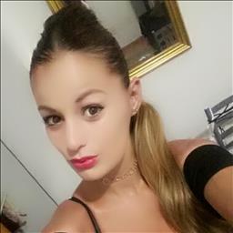 Lidia Isabel está buscando trabajo de limpieza como limpiador o limpiadora, o camarera de pisos en un hotel u hostal en Santa Cruz de Tenerife.