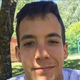 Diego está buscando trabajo de cocinero o cocinera o jefe de cocina.