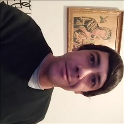 Jose Manuel  está buscando trabajo de camarero o camarera.