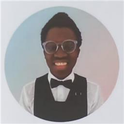 Mahamadou está buscando trabajo de camarero o camarera.