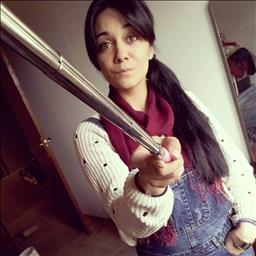 Tamara está buscando trabajo de ayudante de cocina.