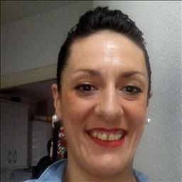 Annette está buscando trabajo de camarero (barman) o camarera de barra o sala en Bilbao.