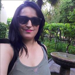 Casimira está buscando trabajo de recepcionista en un hotel, hostal o restaurante en Badajoz.