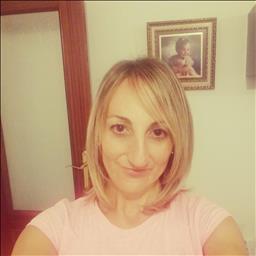 Vanesa  está buscando trabajo de limpieza como limpiador o limpiadora, camarero o camarera de pisos u otros empleos profesionales.