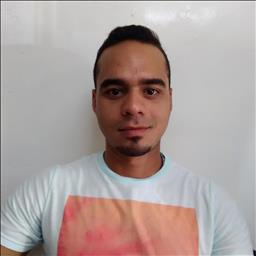 Roosevelt está buscando trabajo de limpieza como limpiador o limpiadora, o camarera de pisos en un hotel u hostal en Valencia.