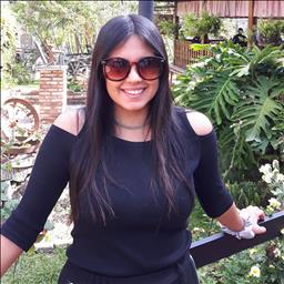 María Victoria está buscando trabajo de camarero (barman) o camarera de barra o sala en Madrid. Bares, restaurantes, cafeterías o discotecas.