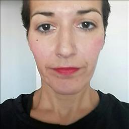 Guilda está buscando trabajo de camarero (barman) o camarera de barra o sala en Madrid. Bares, restaurantes, cafeterías o discotecas.