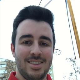 Felipe está buscando trabajo de camarero (barman) o camarera de barra o sala en Madrid. Bares, restaurantes, cafeterías o discotecas.