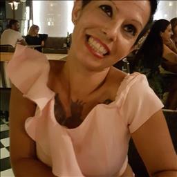Lilian está buscando trabajo de camarero (barman) o camarera de barra o sala en Alicante.