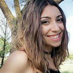 Alicia está buscando trabajo de camarero (barman) o camarera de barra o sala en Valladolid. Bares, restaurantes, cafeterías o discotecas.