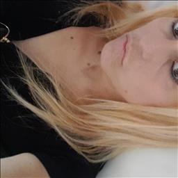 Mireia está buscando trabajo de camarero (barman) o camarera de barra o sala en Hospitalet de Llobregat, L.