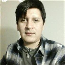 Edison está buscando trabajo de camarero o camarera.