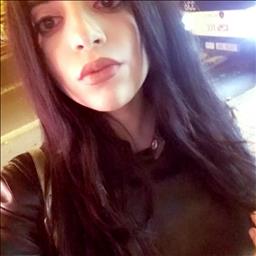 Siham está buscando trabajo de cocinero o cocinera o jefe de cocina.
