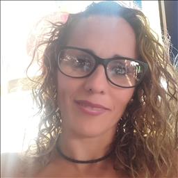 Verónica está buscando trabajo de camarero (barman) o camarera de barra o sala en Chiclana de la Frontera.