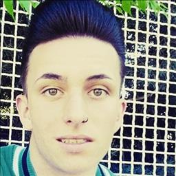 Jose manuel está buscando trabajo de camarero o camarera.