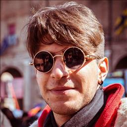 Riccardo está buscando trabajo de camarero (barman) o camarera de barra o sala en Madrid. Bares, restaurantes, cafeterías o discotecas.