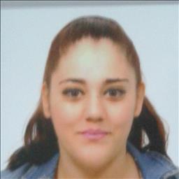 andrea está buscando trabajo de recepcionista en Valdemoro.