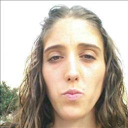 yesica maria está buscando trabajo de limpieza como limpiador o limpiadora, o camarera de pisos en un hotel u hostal en Almería.