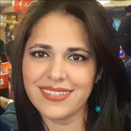 Rosmery está buscando trabajo de camarero (barman) o camarera de barra o sala en Madrid. Bares, restaurantes, cafeterías o discotecas.