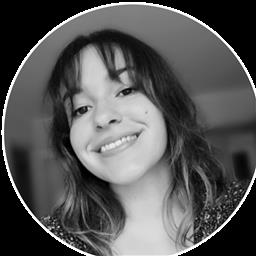 Sara está buscando trabajo de camarero o camarera.