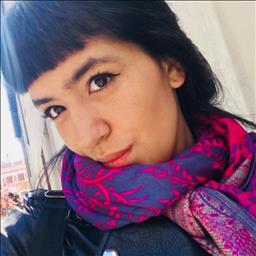 Marianyela está buscando trabajo de ayudante de cocina.