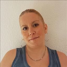 yolanda está buscando trabajo de limpieza como limpiador o limpiadora, o camarera de pisos en un hotel u hostal en Madrid.