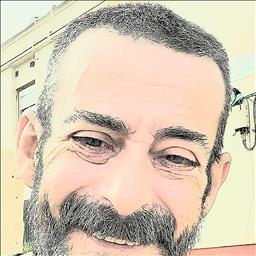 Laurent está buscando trabajo de camarero o camarera.