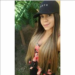 Karen está buscando trabajo de camarero (barman) o camarera de barra o sala en Leganés.