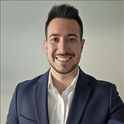 Rafael está buscando trabajo de camarero (barman) o camarera de barra o sala en Córdoba. Bares, restaurantes, cafeterías o discotecas.