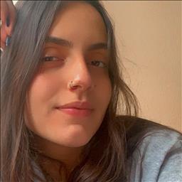 Maria Fernanda está buscando trabajo de camarero (barman) o camarera de barra o sala en Pontevedra. Bares, restaurantes, cafeterías o discotecas.